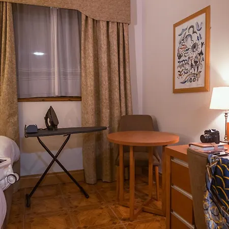 Uppercross House Hotel-2
